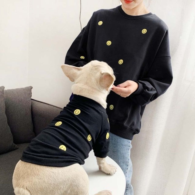 Twin Look! Gute Laune Pulli - die Beste Hundebekleidung bei The Masked Frenchie - Nur €24.99!