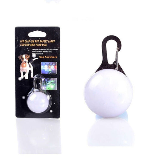 Anhänger mit weißer LED-Kugel - 3 Leucht-Modi - die Beste Erkennungsmarken bei The Masked Frenchie - Nur €5.99!