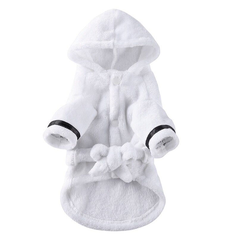 Weißer Bademantel (Größe S-XL) - die Beste Hundebekleidung bei The Masked Frenchie - Nur €15.99!